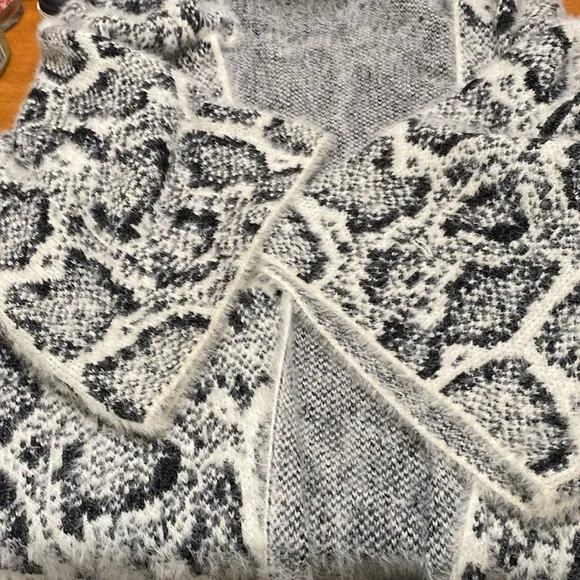 Anthropologie Akemi and Kin Sigrid Python Print Duster  Cardigan Sweater
