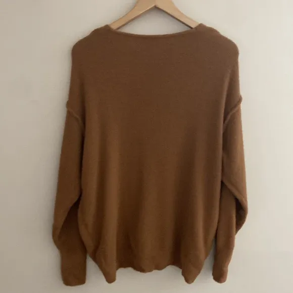 Aritzia Wilfred Free- Hush Knit V-Neck Sweater
