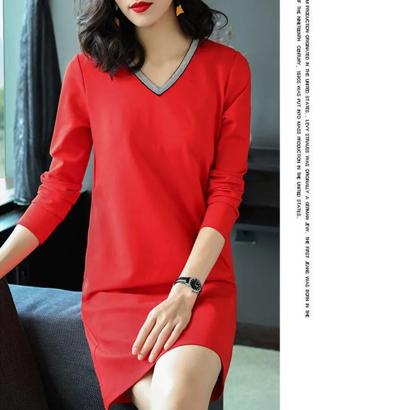 Autumn and Winter Long-sleeved V-neck Dress Temperament Large Size Loose Bottoming Shirt In The Long Section Was Thin Female Bottoming Skirt