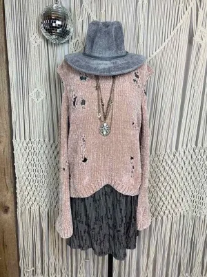 Blushing Distressed Sweater - M