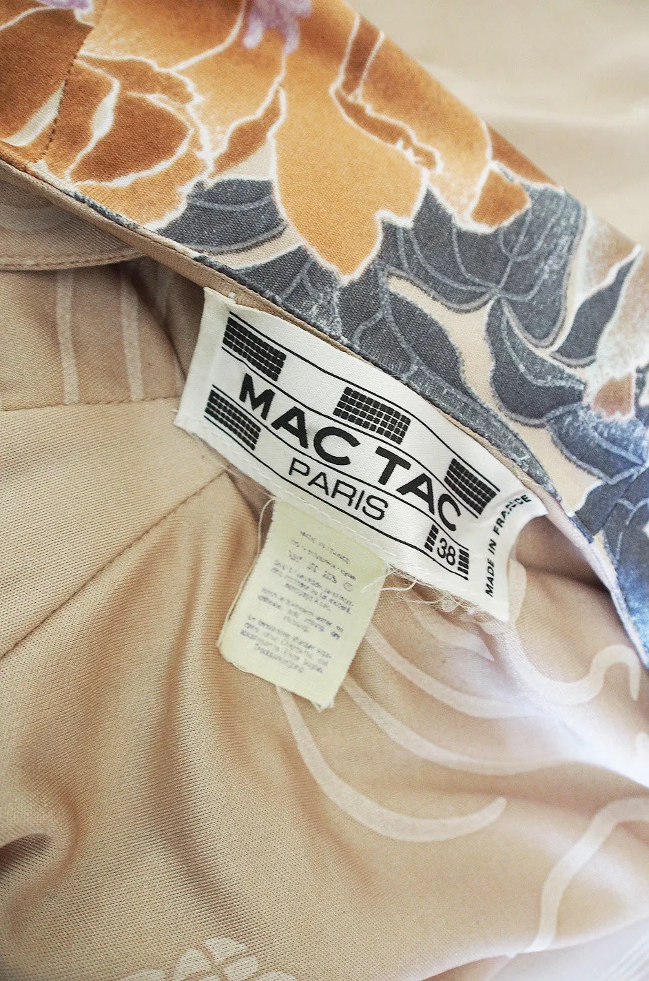 c.1976 Mac Tac Floral Printed Nylon Jersey Dress w Balloon Sleeves