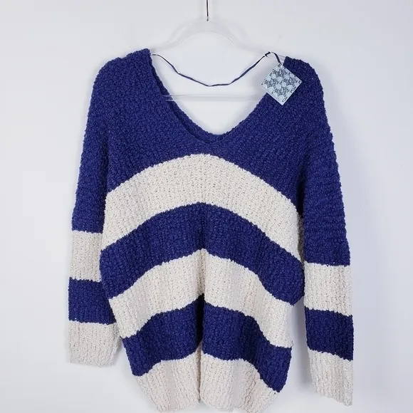 CHUNKY Knit Blue and Cream V-Neck Stripe Sweater …