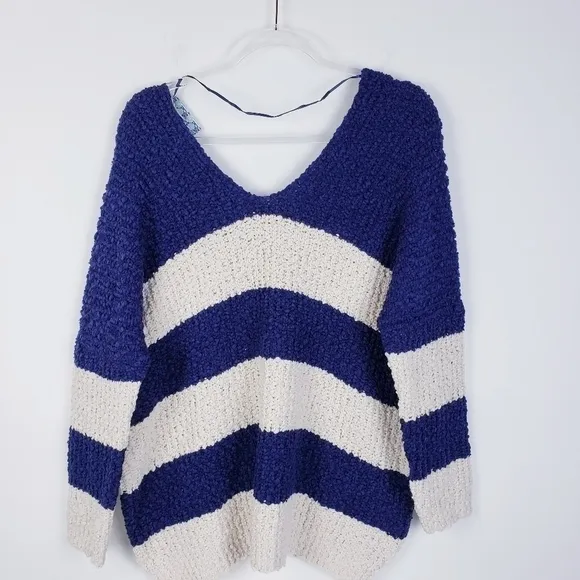 CHUNKY Knit Blue and Cream V-Neck Stripe Sweater …