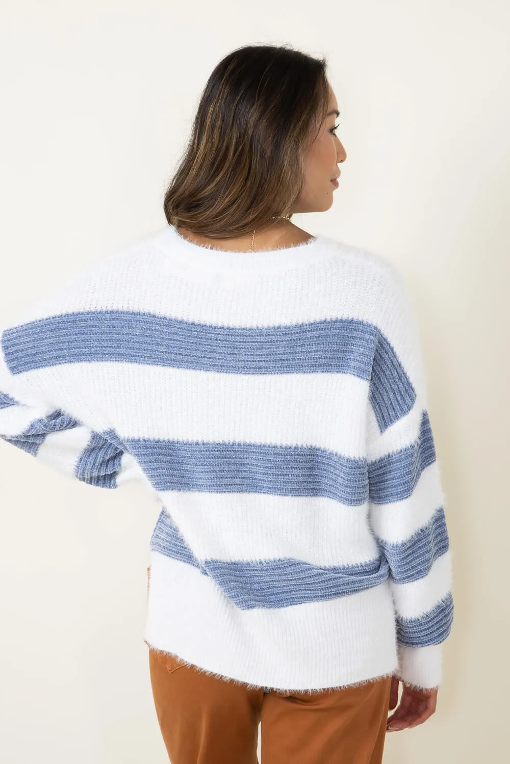 Contrast Stripe Fuzzy Sweater for Women in White/Blue | H20576-IRYBLU