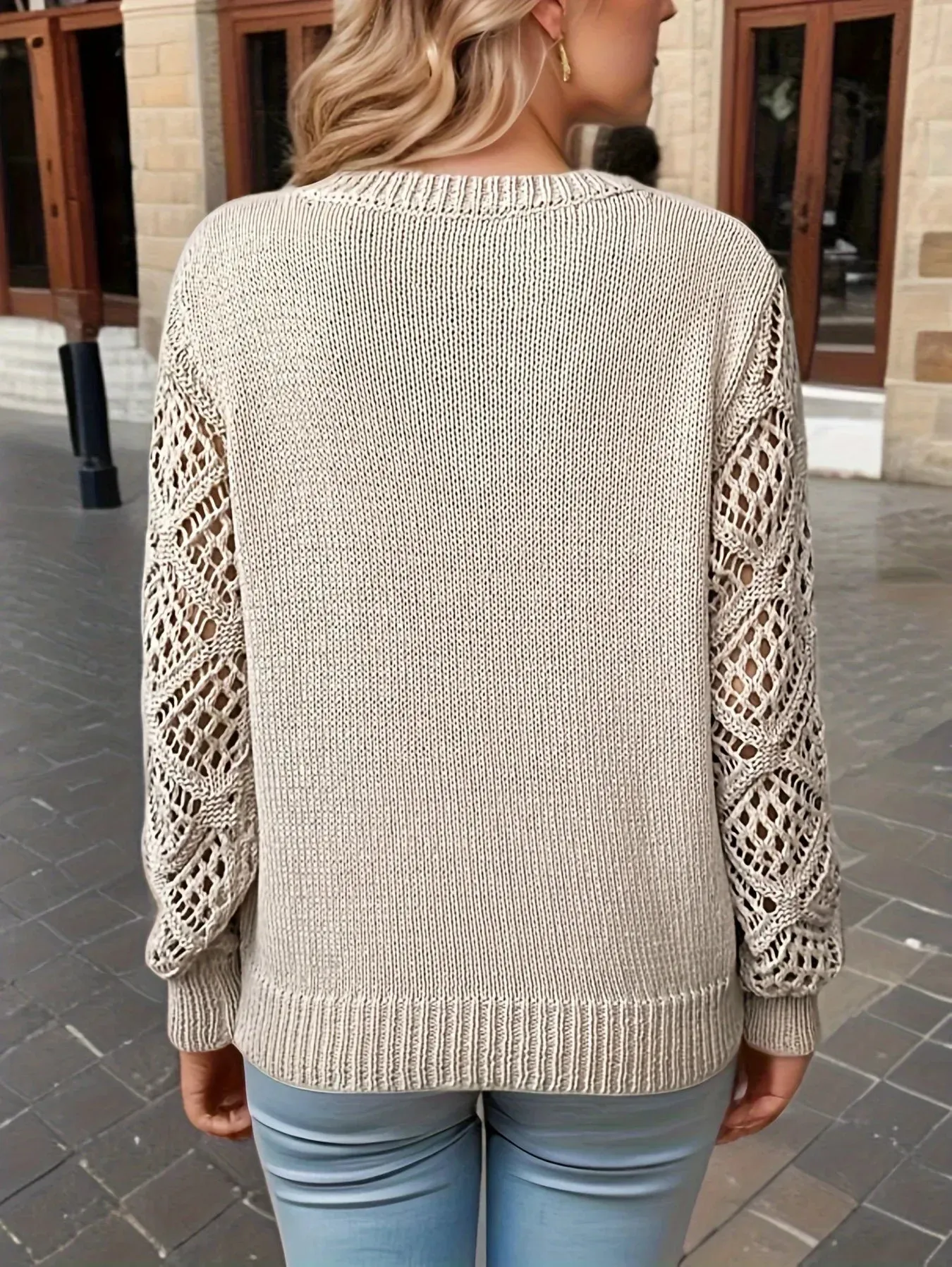 Elizabeth® | Stylish knitted sweater with a V-neck