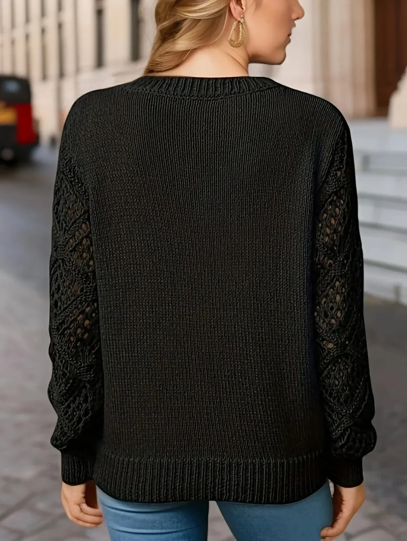 Elizabeth® | Stylish knitted sweater with a V-neck
