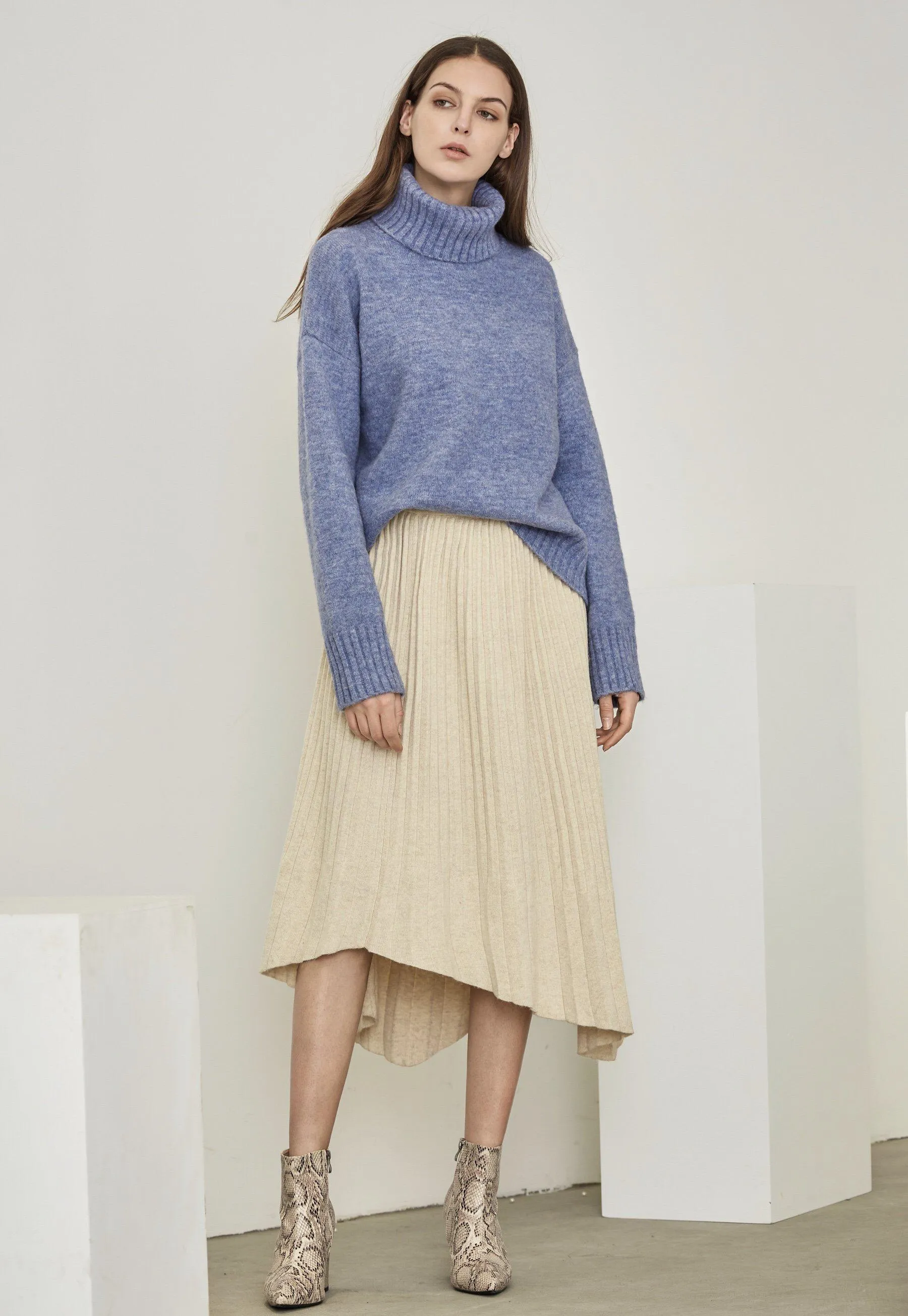 EMMA YAK WOOL BLEND TURTLENECK SWEATER
