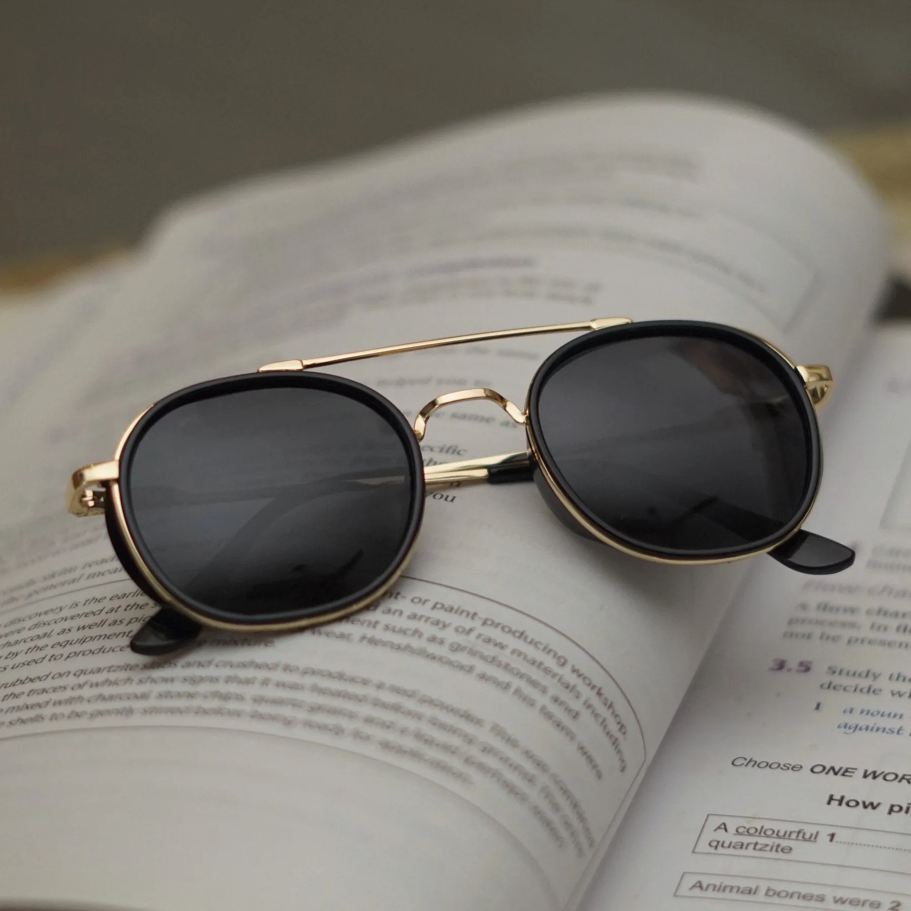 Golden Black  S4612 Metal Frame Polarized Round Sunglasses For Men And Women-Unique and Classy