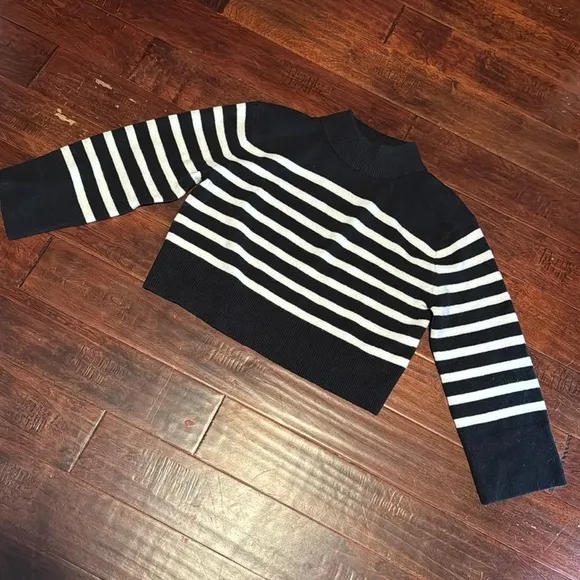 J. Crew Chunky crewneck sweater in Supersoft yarn cropped fit exaggerated sleeve