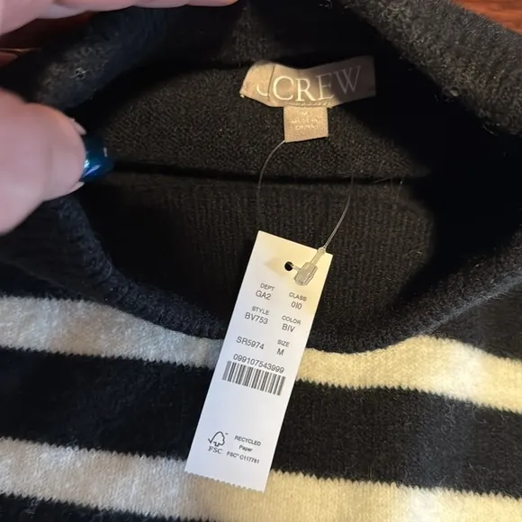 J. Crew Chunky crewneck sweater in Supersoft yarn cropped fit exaggerated sleeve