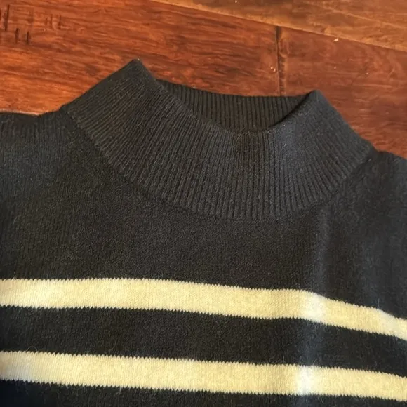 J. Crew Chunky crewneck sweater in Supersoft yarn cropped fit exaggerated sleeve