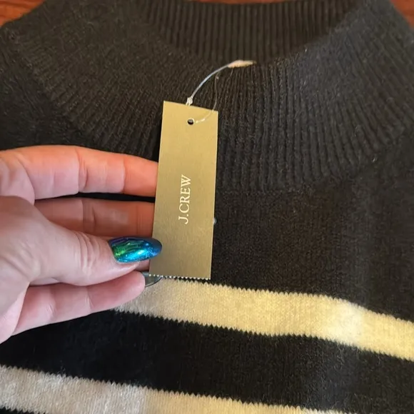 J. Crew Chunky crewneck sweater in Supersoft yarn cropped fit exaggerated sleeve