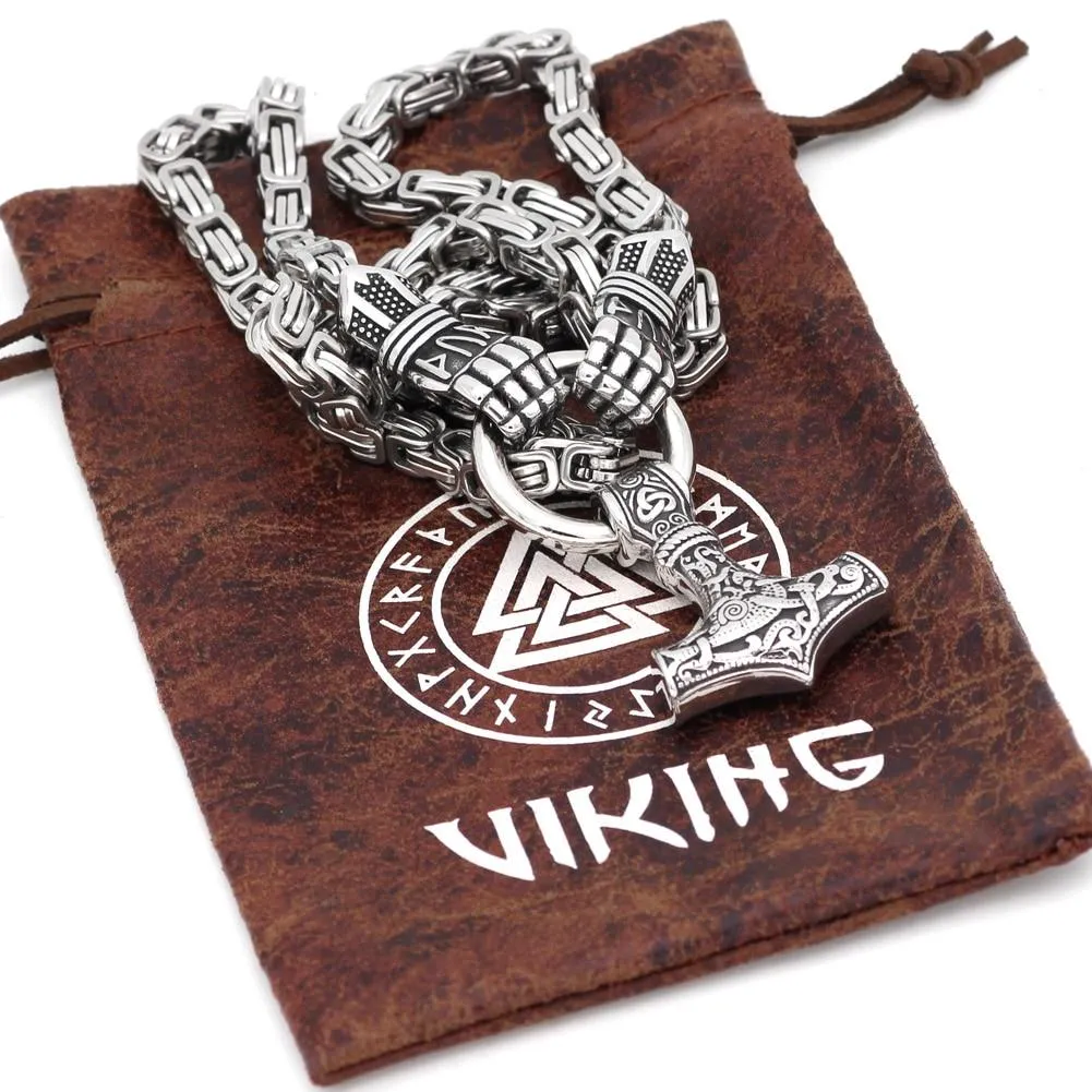 King Chain With Berserker Holding A Mjolnir Pendant
