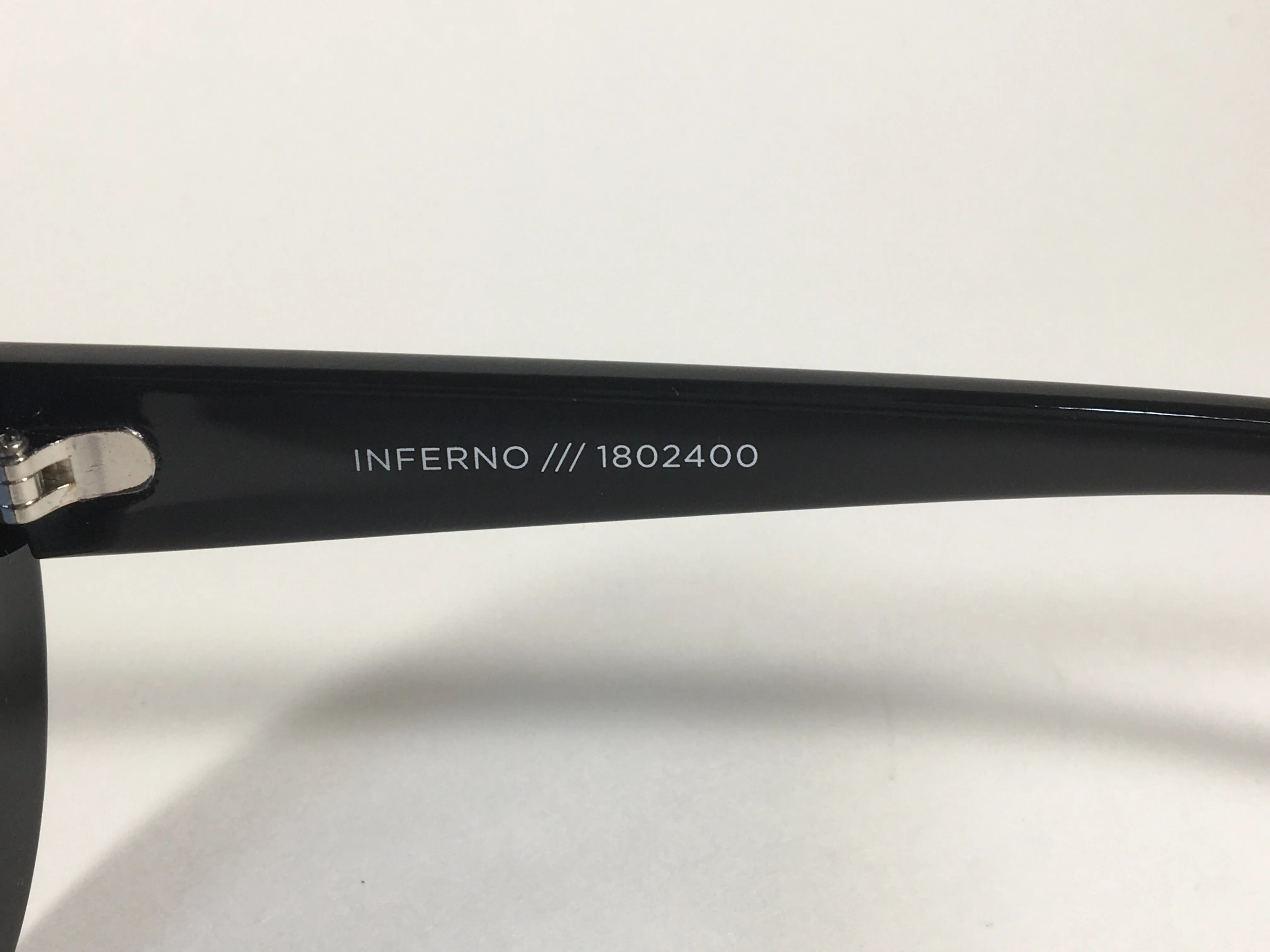Le Specs Inferno Large Aviator Pilot Sunglasses Black Gloss Blue Tinted Lens LSP1802400