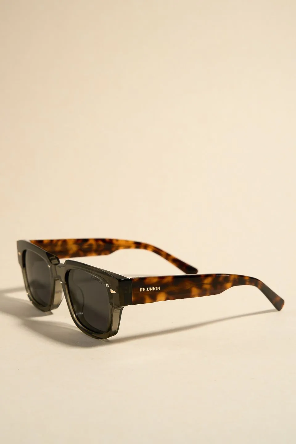 Milano Grey Tort Arm  Classic Stud Sunglasses