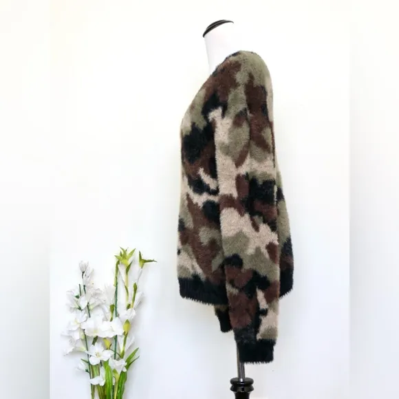 NEW! Anthropologie Cloth &amp; Stone Fuzzy Camo Sweater Green Black Size L