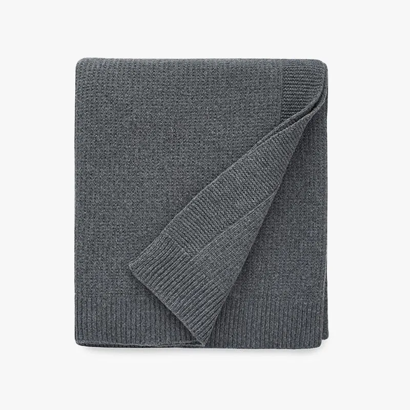 Pettra Throw