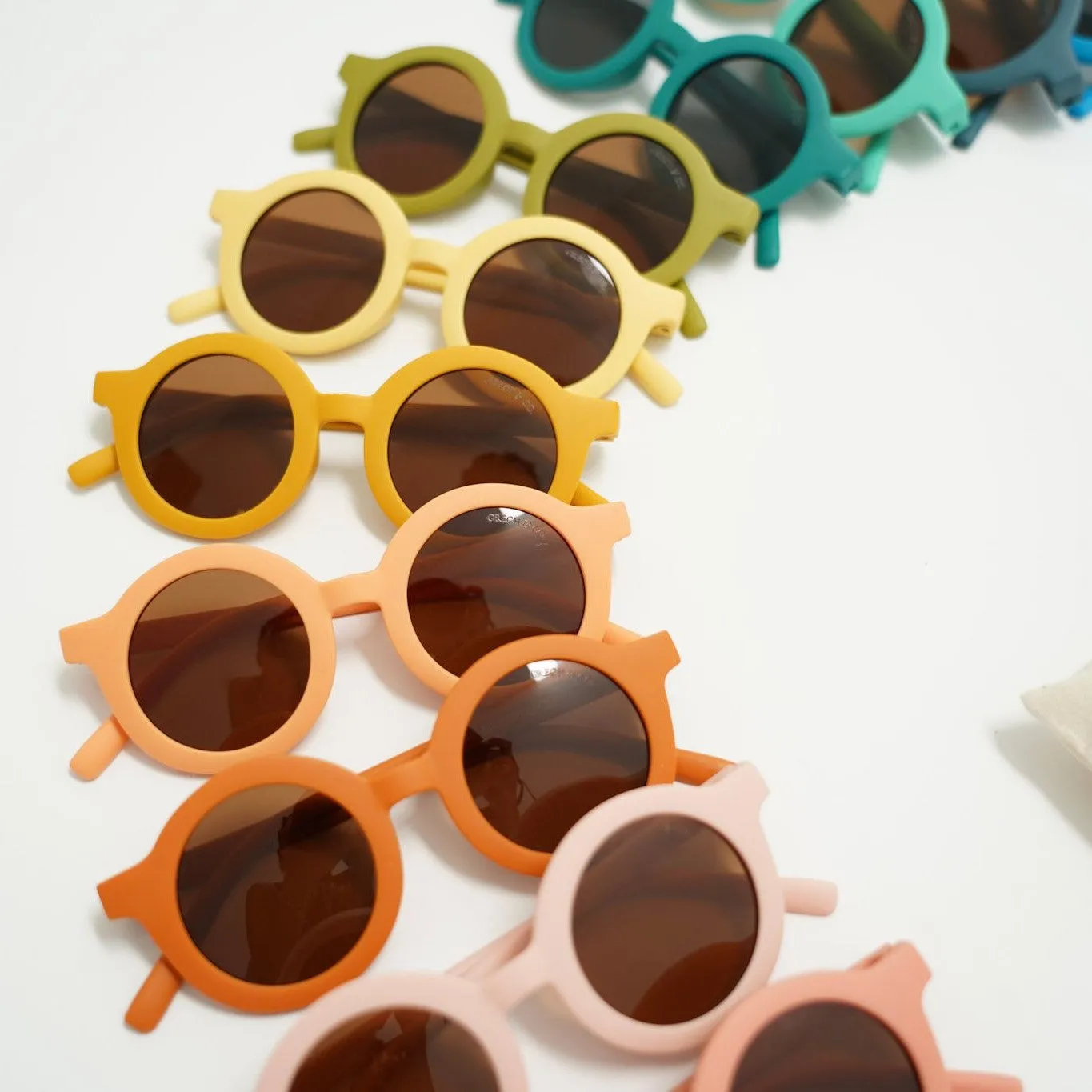 Round Sunglasses - Blush Bloom