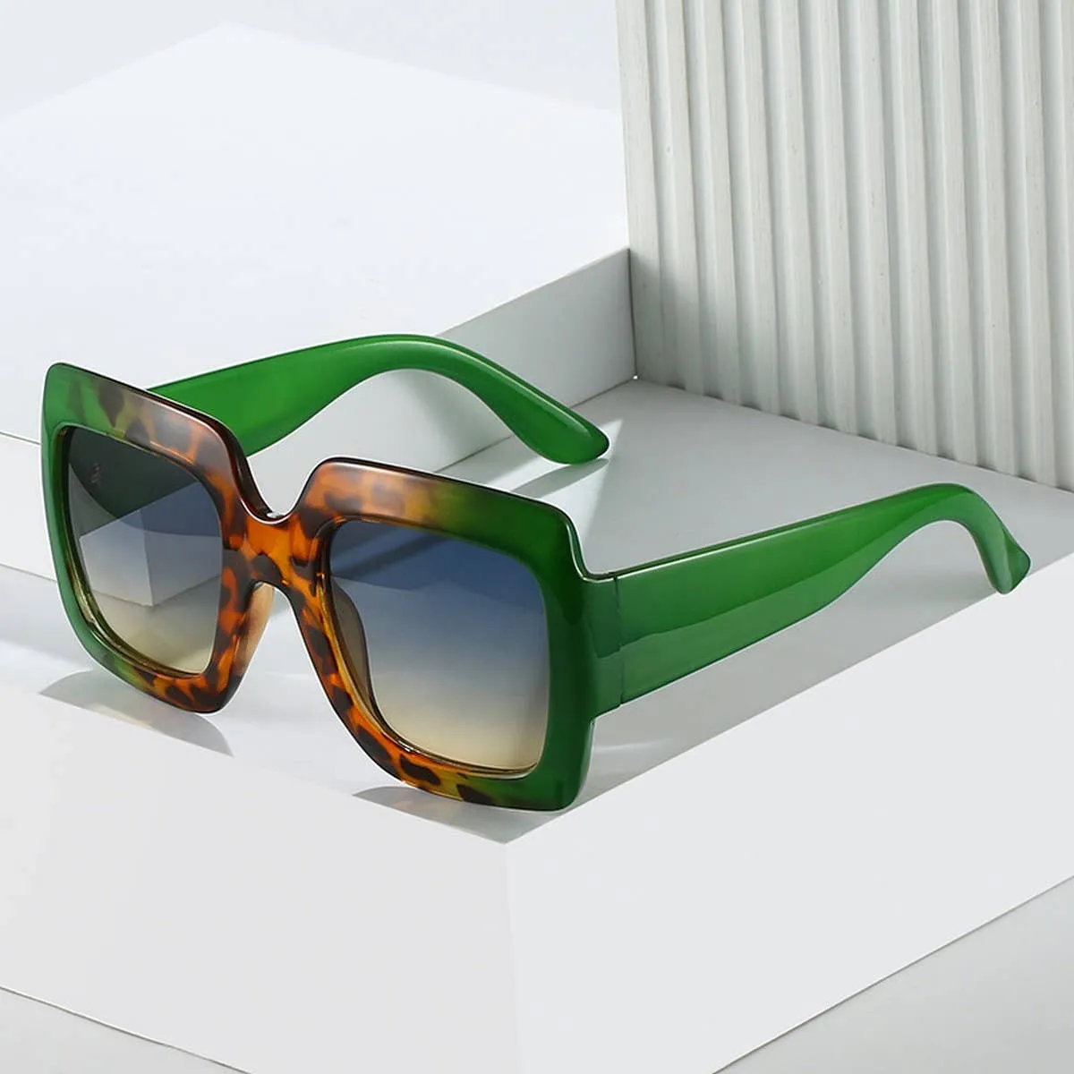 SIMPLE SQUARE FRAME COLOR BLOCK SUNGLASSES WOMEN_CWASG0258