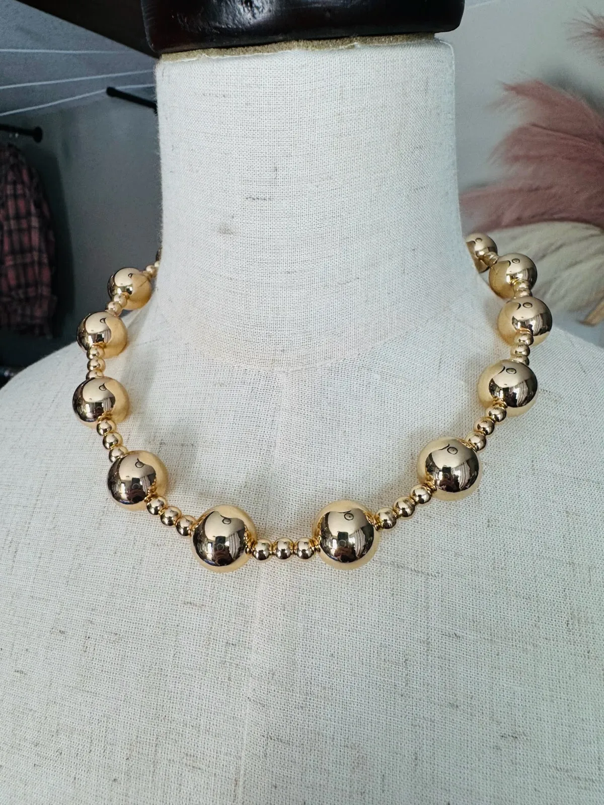 SOCIALITE NECKLACE