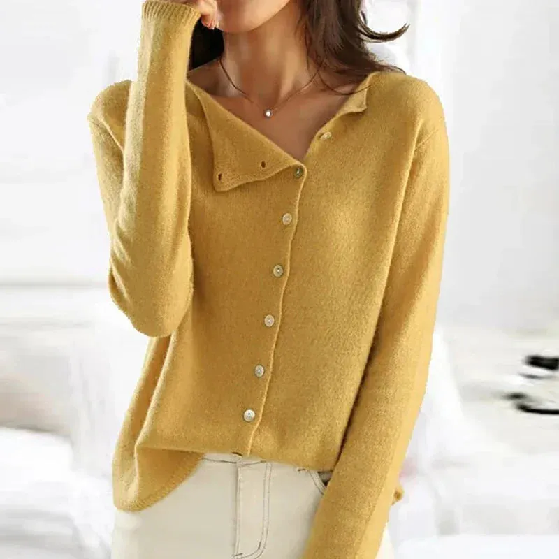 Stella® | Elegant sweater with trendy button closure
