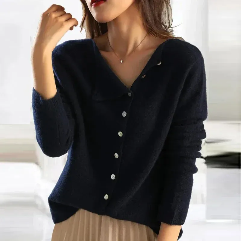 Stella® | Elegant sweater with trendy button closure