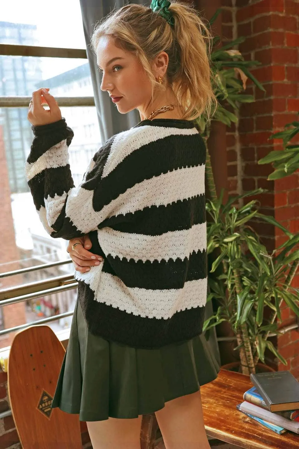 STRIPED CREW KNIT SWEATER