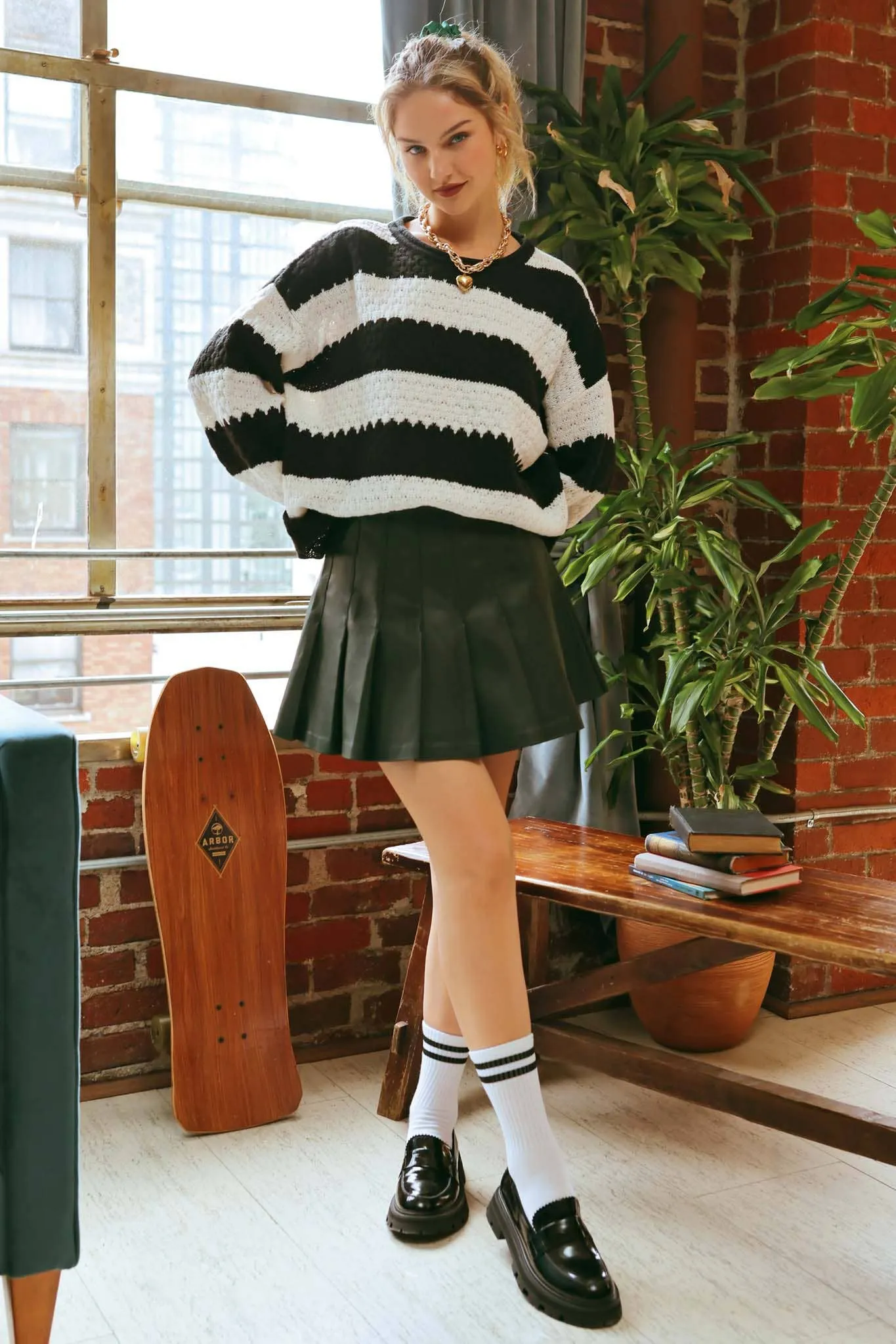 STRIPED CREW KNIT SWEATER