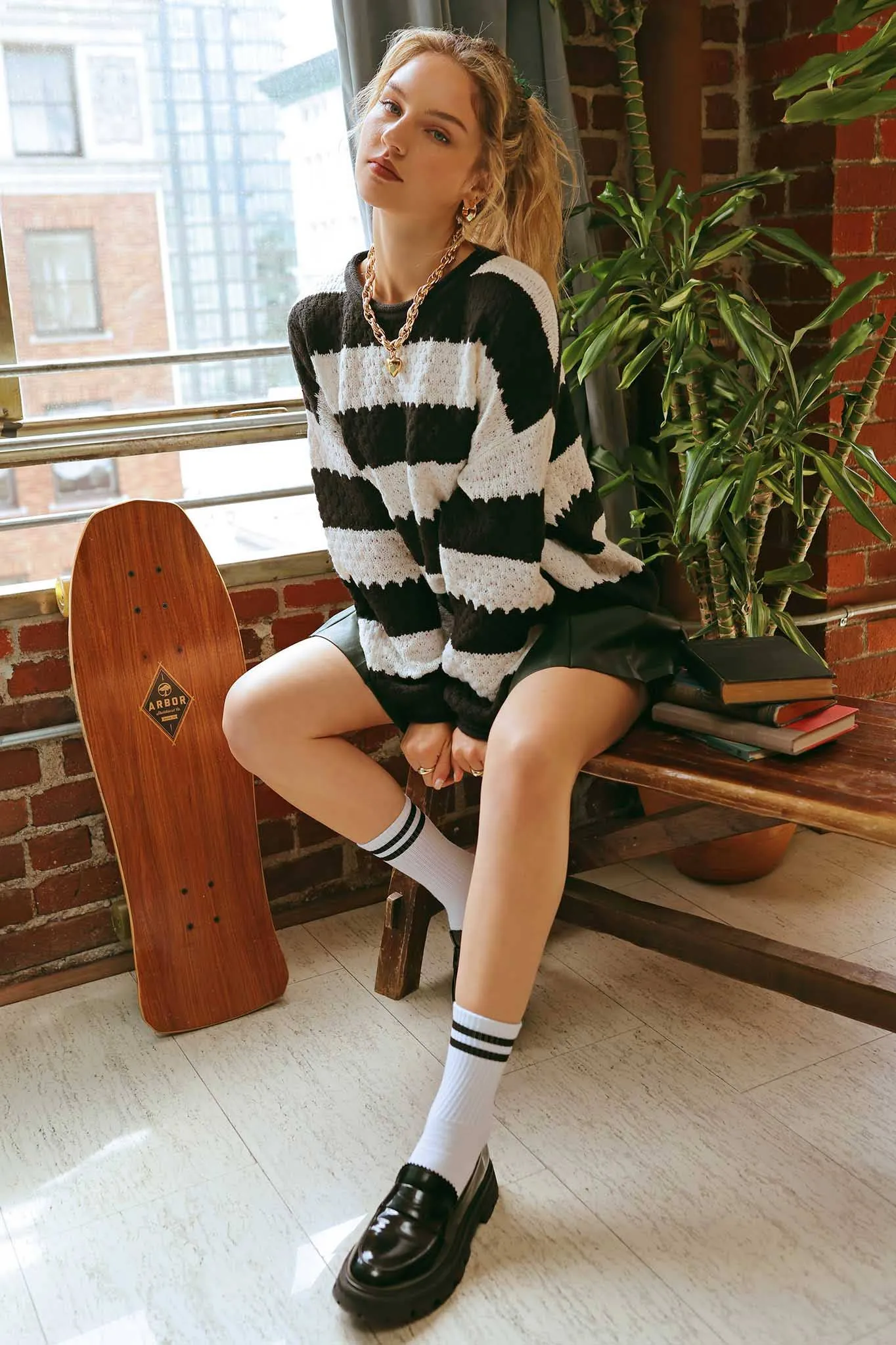 STRIPED CREW KNIT SWEATER