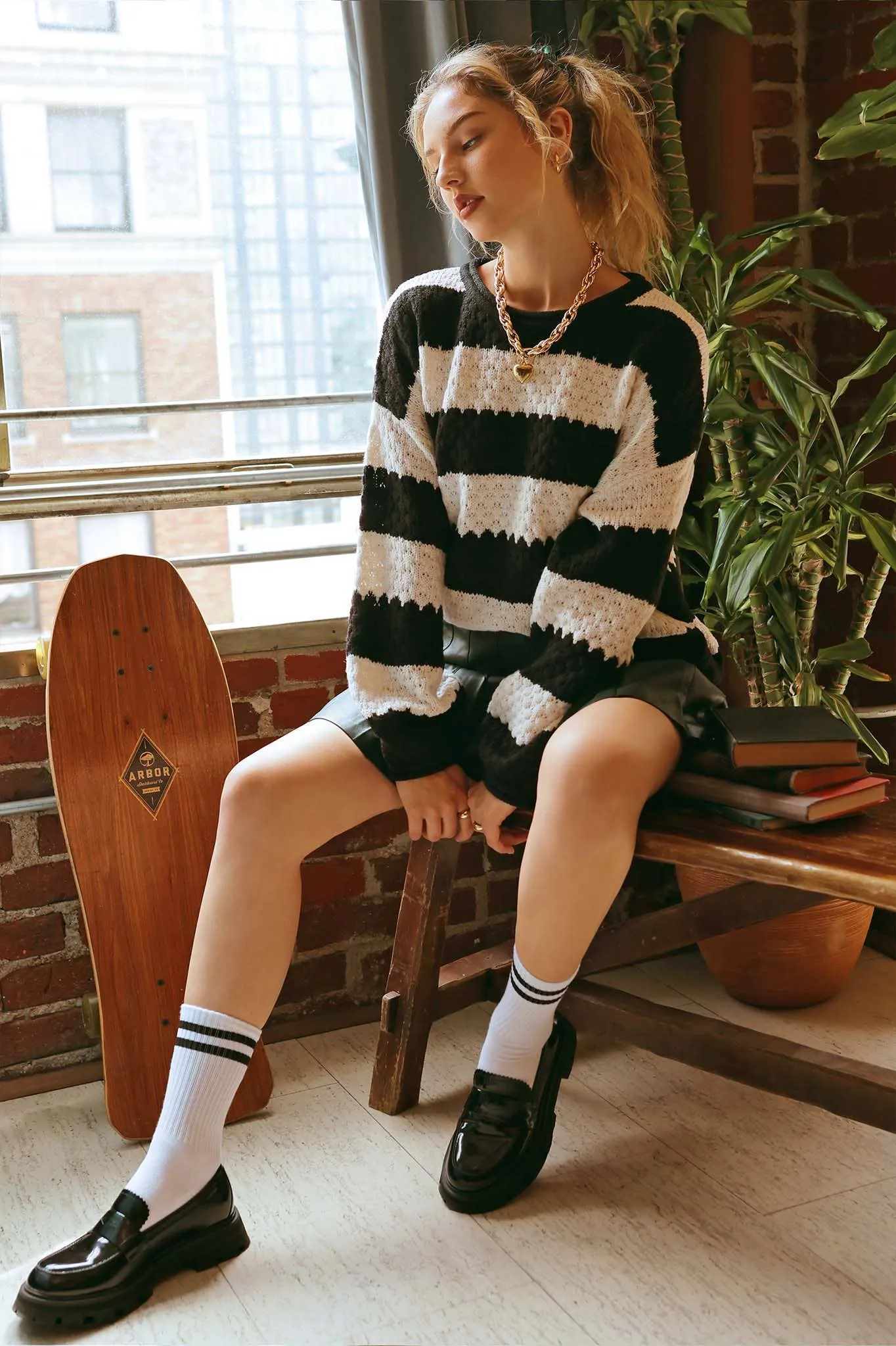 STRIPED CREW KNIT SWEATER