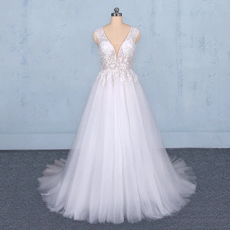 Stunning A Line V Neck Tulle Lace Appliques Wedding Dress  Bridal Dress OKQ12