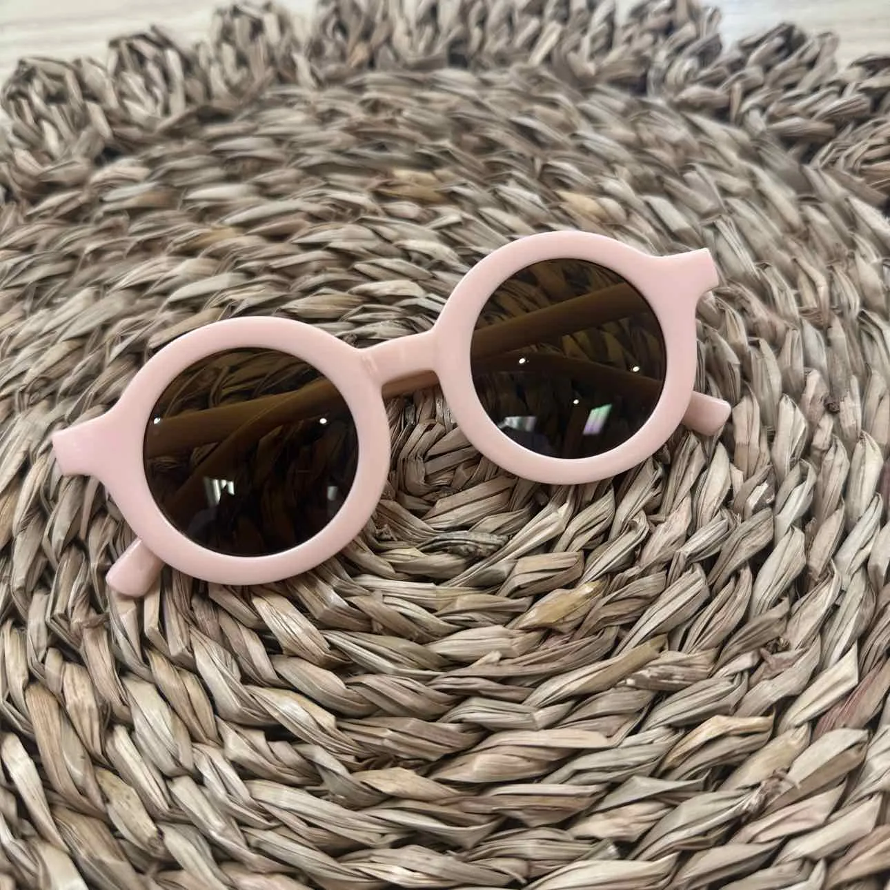 SUNGLASSES