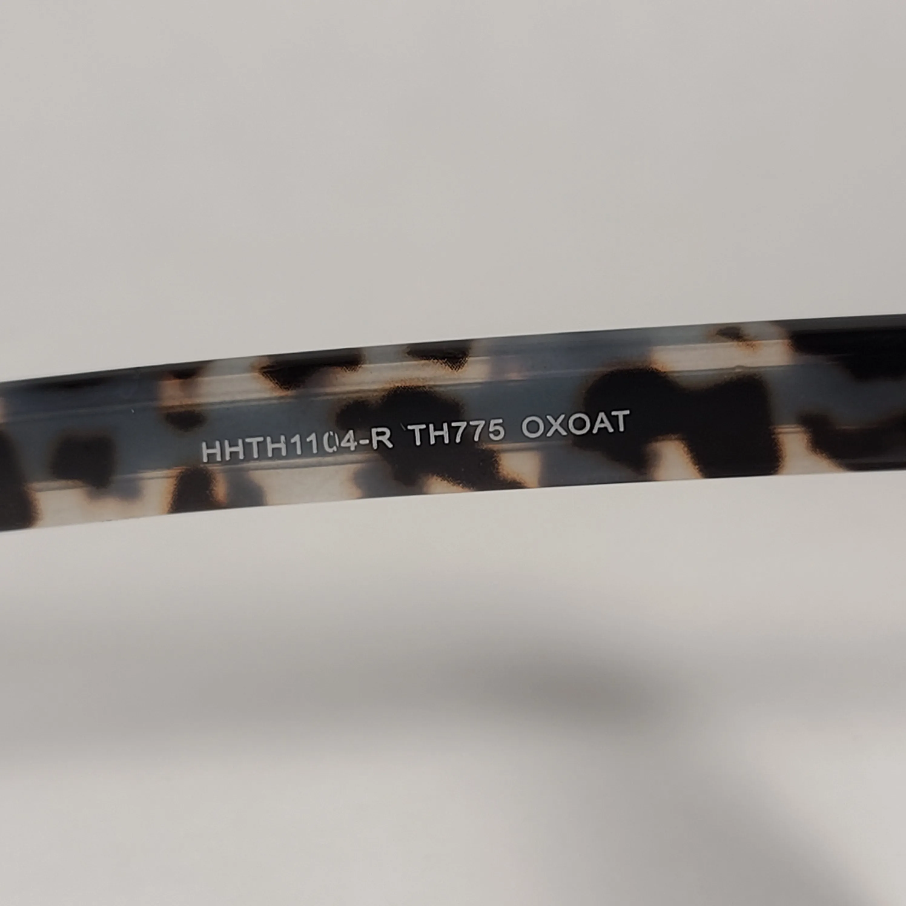 Tahari Round Sunglasses Black Oatmeal Frame Gray Smoke Gradient Lens TH775 OXOAT