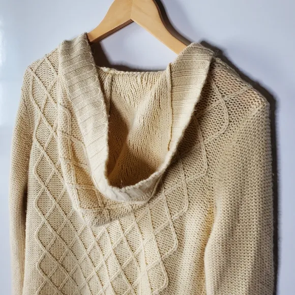 Tulle cream chunky knit fisherman sweater in Excellent condition