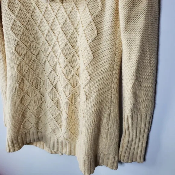 Tulle cream chunky knit fisherman sweater in Excellent condition