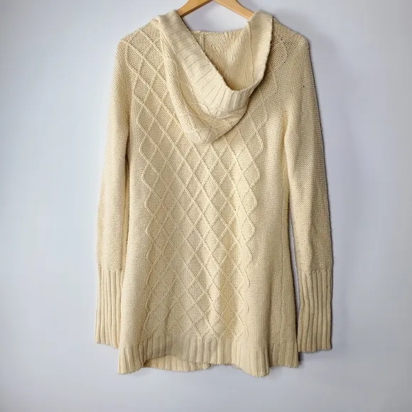 Tulle cream chunky knit fisherman sweater in Excellent condition