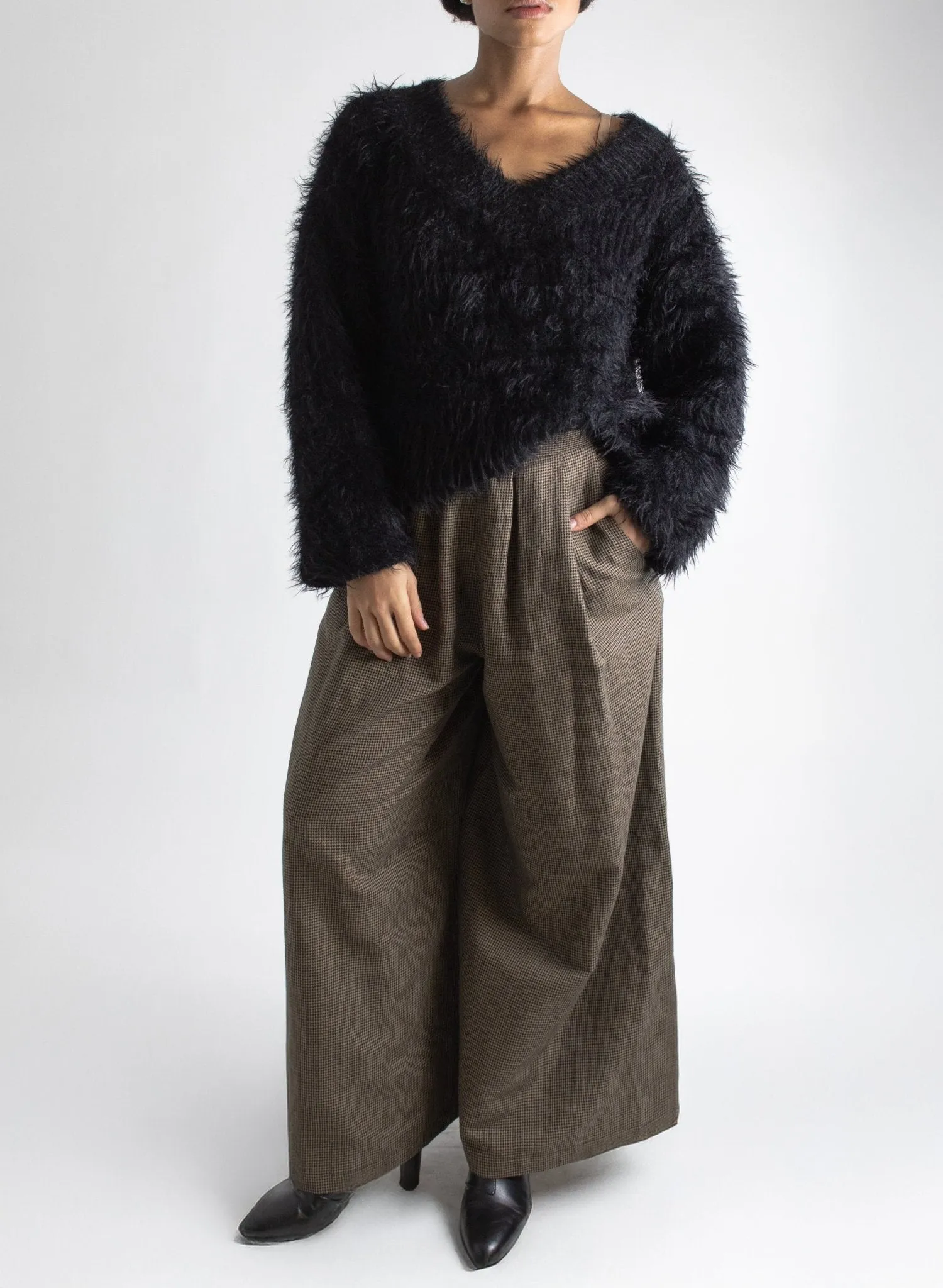 V-Neck Fuzzy Sweater - Black