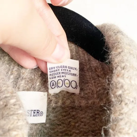 Vintage Doncaster Wool Mohair Angora Knit Sweater Cape Toggle Closure Pockets OS